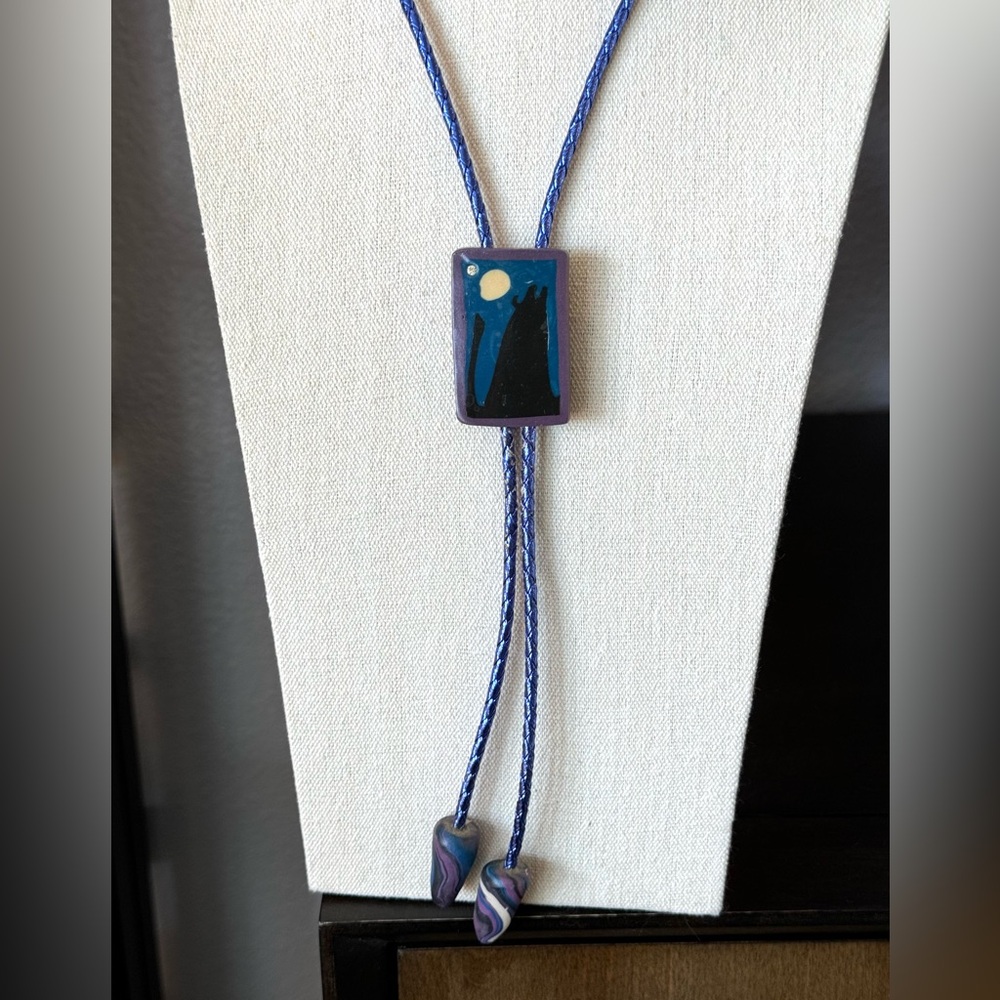 Vintage Artisan Wolf Clay Bolo Tie Necklace - Picture 8 of 11